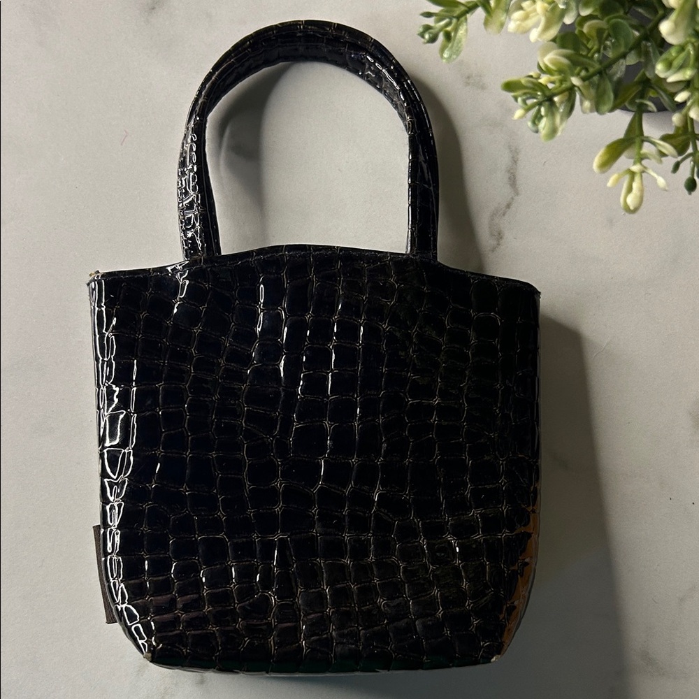 Elegant Black Croc-Embossed Tote Bag